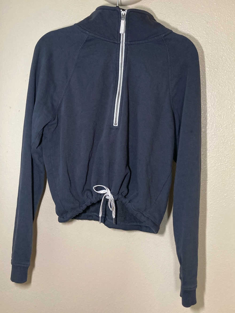 NWOT Vuori Sedona Drawstring Hem Pull Black Half-Zip Pullover Sweatshirt
